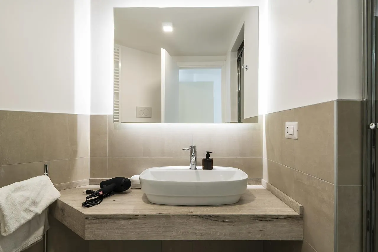 Residenza Cornaggia Apartment Milan