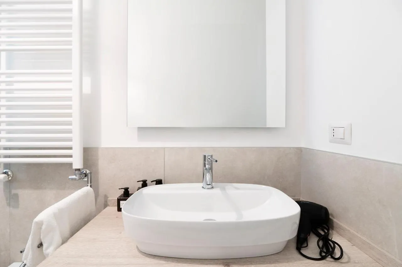 Residenza Cornaggia Apartment Milan