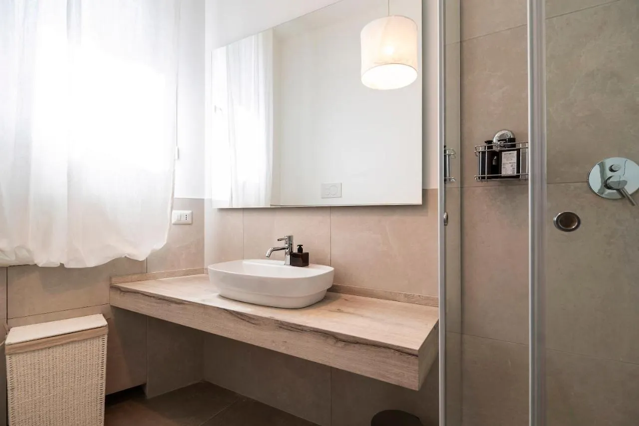 Residenza Cornaggia Apartment Milan 0*,