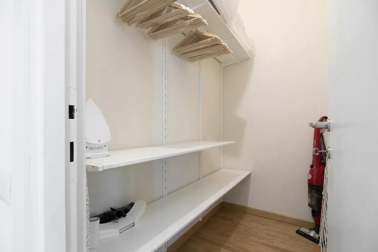 Residenza Cornaggia Apartment Milan 0*,